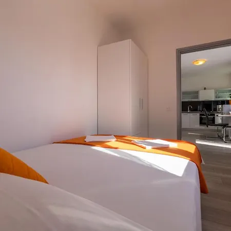Apartament Lucija *