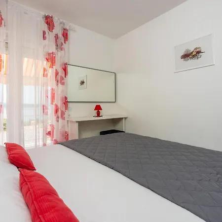 Lucija Apartment *