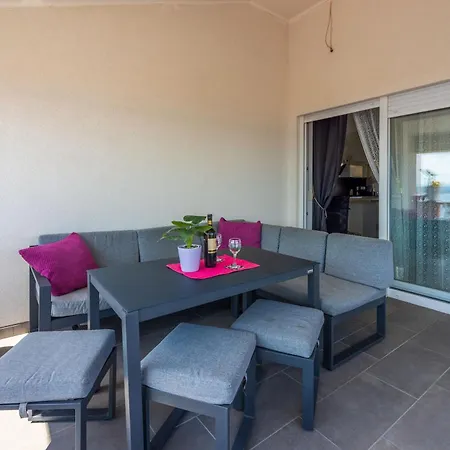 Lucija Apartment