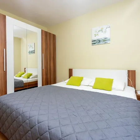 شقة Lucija تْسْغيكفانِتْسا