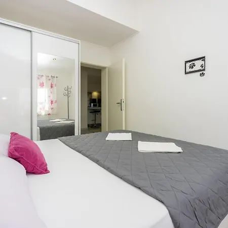 شقة Lucija تْسْغيكفانِتْسا