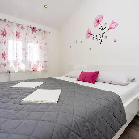 شقة Lucija تْسْغيكفانِتْسا