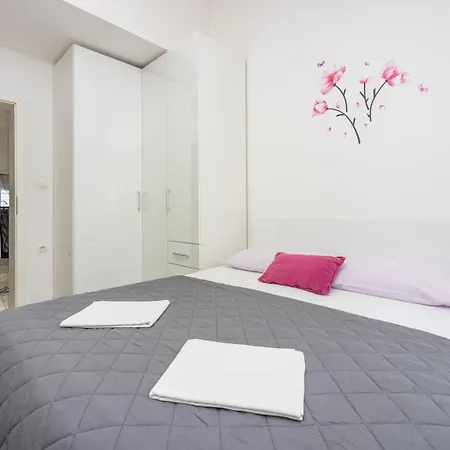 Apartment Lucija *
