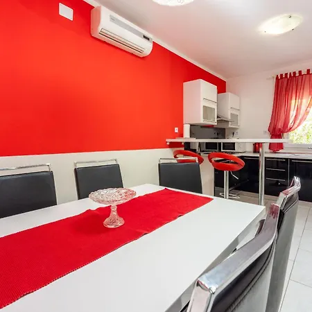 Apartment Lucija