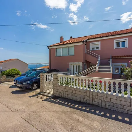 Lucija Apartament *