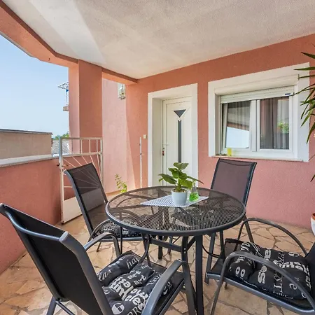 شقة Lucija تْسْغيكفانِتْسا