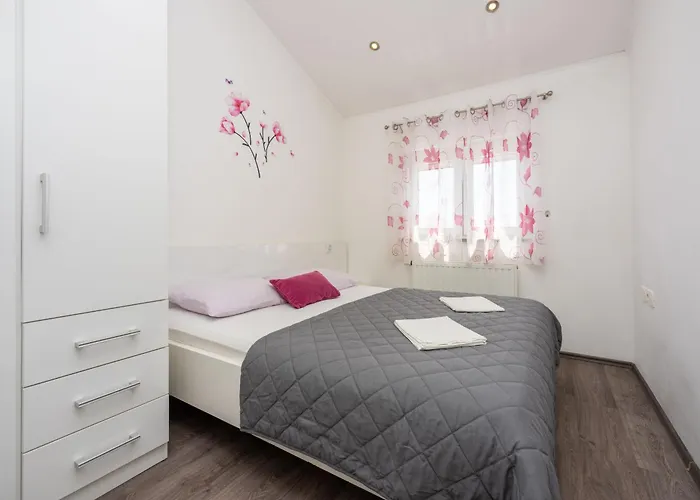 Lucija Apartamento *