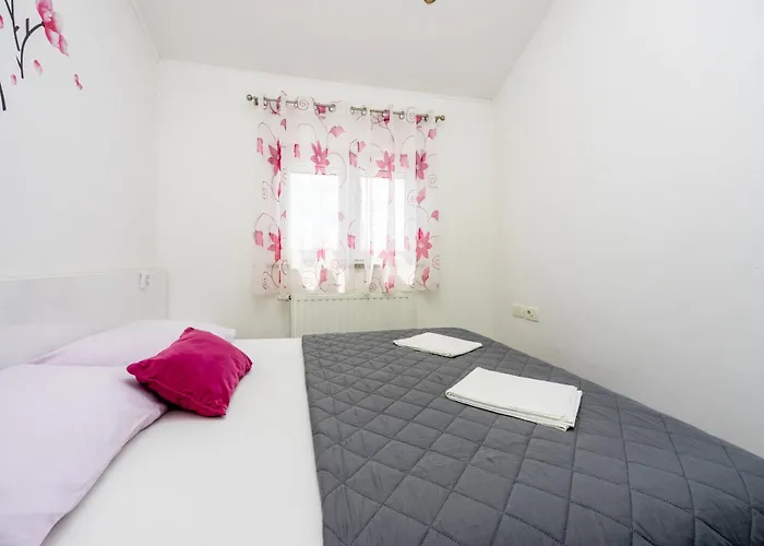 Lucija Apartamento *