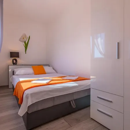 Lucija Apartment *